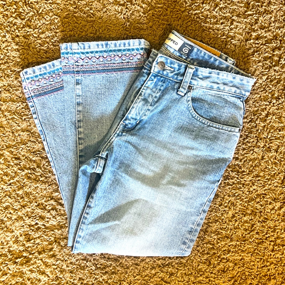 Embroidered Cropped Jeans